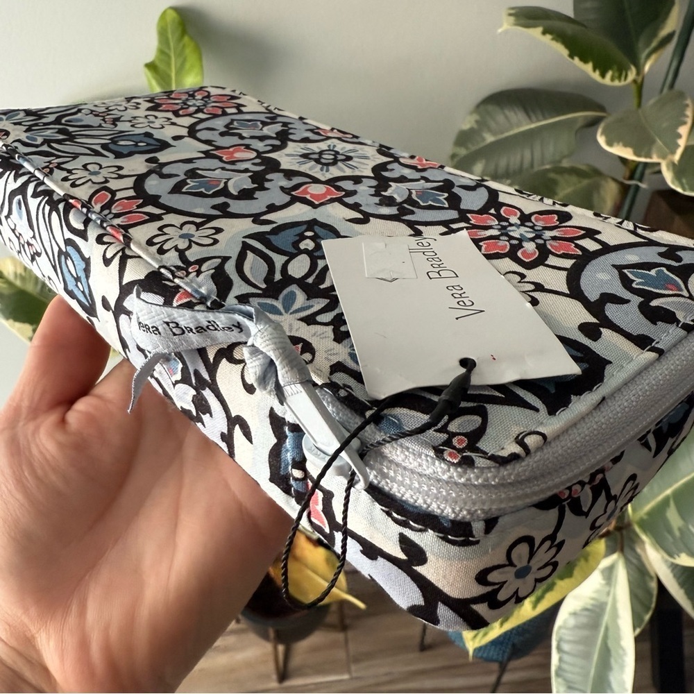 Vera Bradley Libson Medallion Personal Travel Organizer Pouch NWT